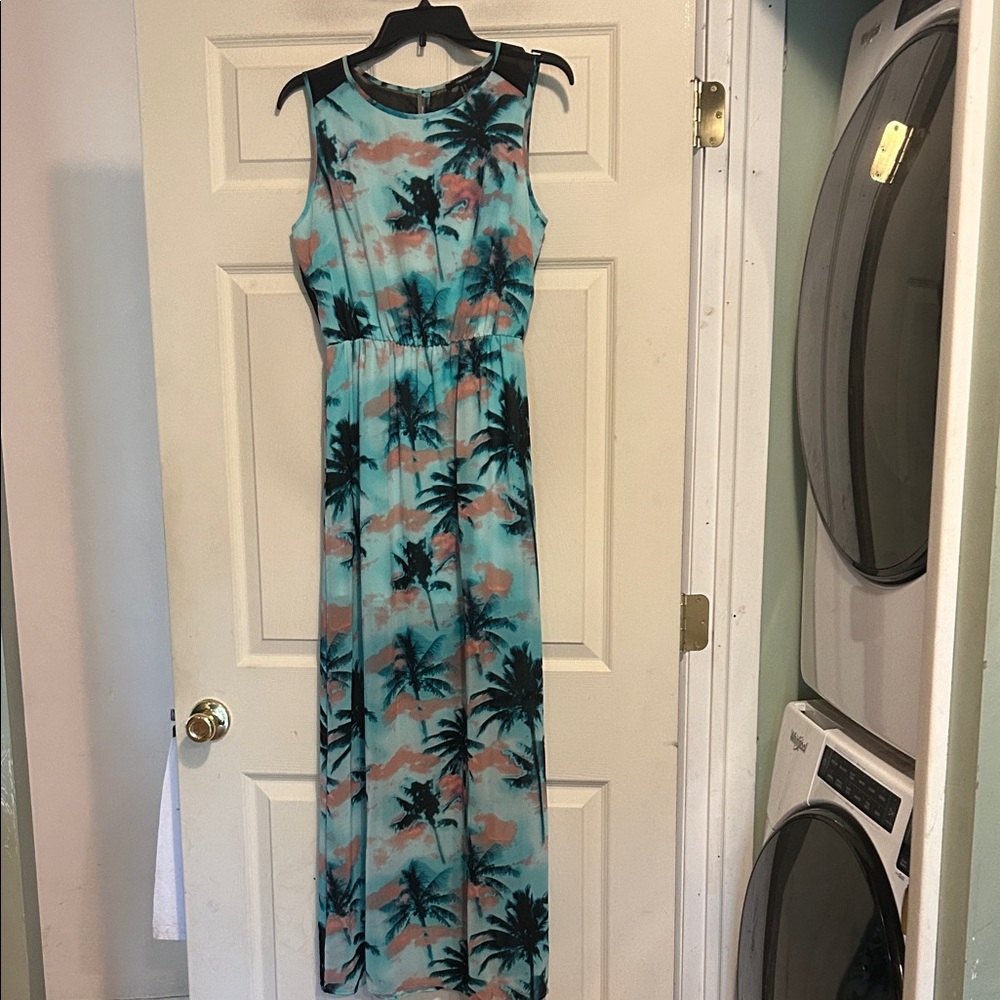Forever 21 Maxi Dress Size Small Tropical